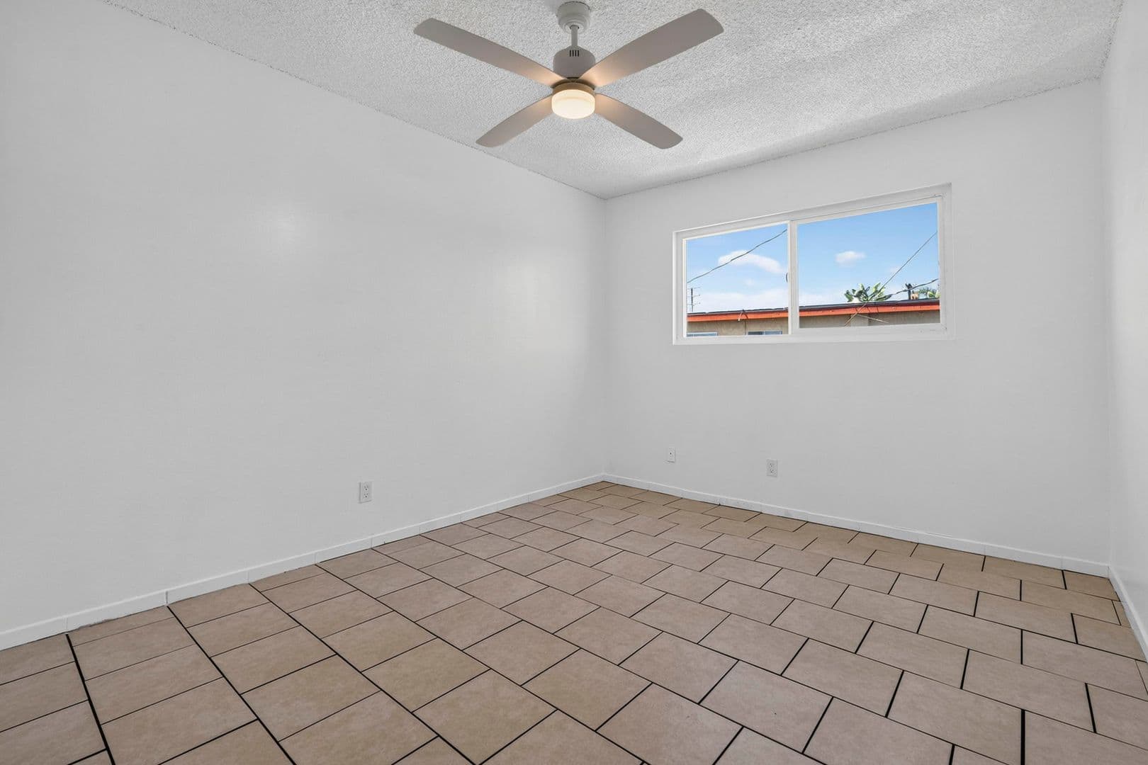 Bellflower Apartment: 16230 Cornuta Avenue