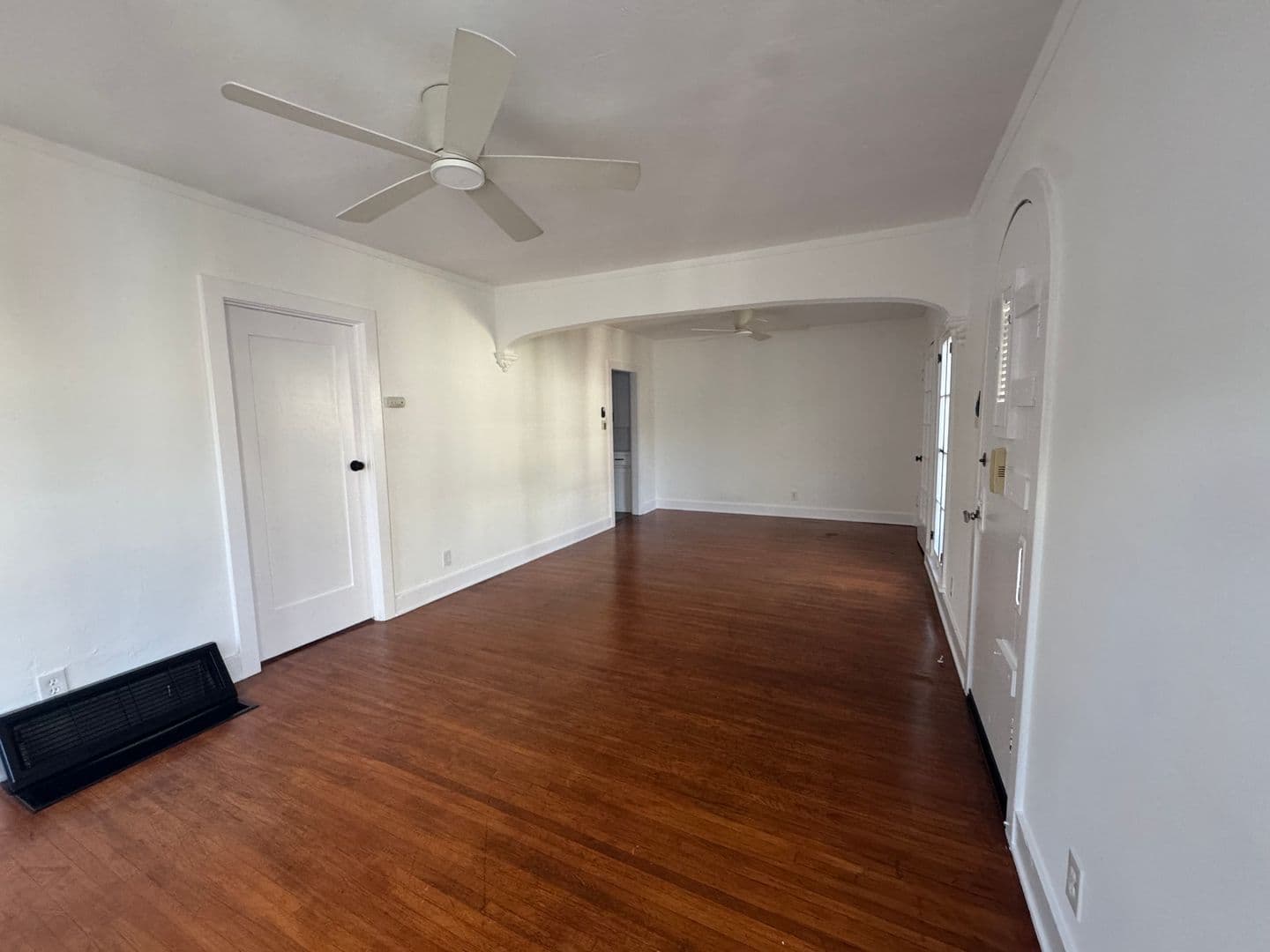 Los Angeles Apartment: 938 N Martel Ave
