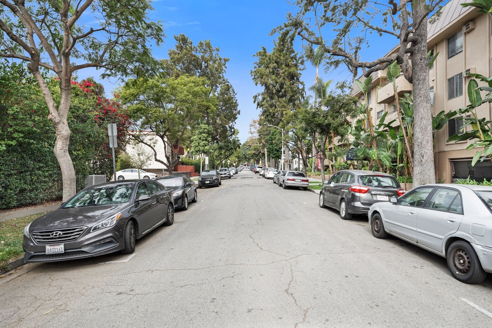 West Hollywood Apartment: 911 Havenhurst Drive
