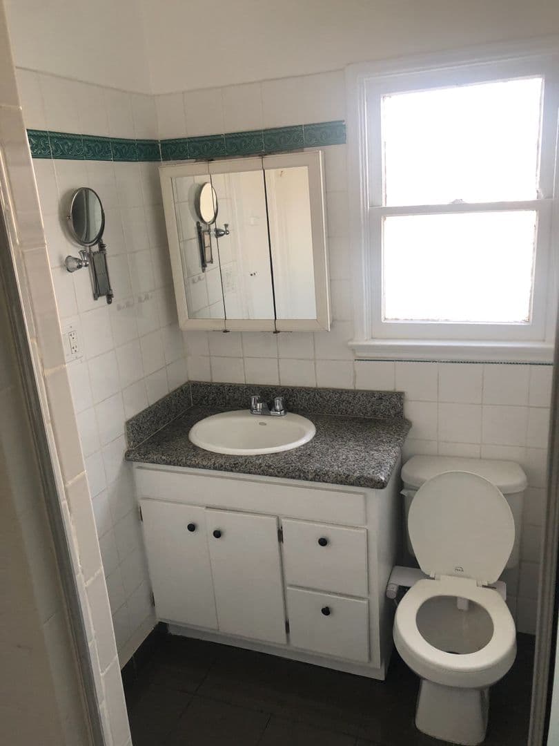 Los Angeles Apartment: 1019-1029 S Westmoreland Ave