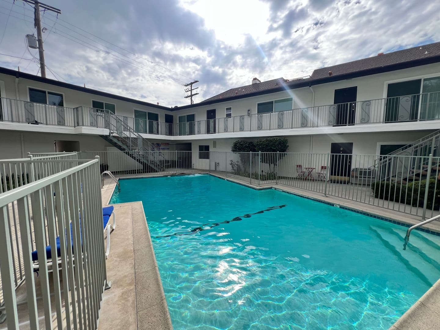 Burbank Apartment: 3120 W Riverside Dr