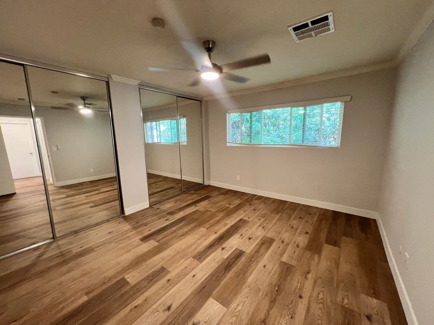 Burbank Apartment: 3120 W Riverside Dr