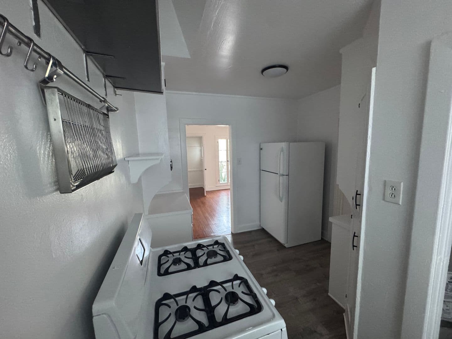 Los Angeles Apartment: 938 N Martel Ave
