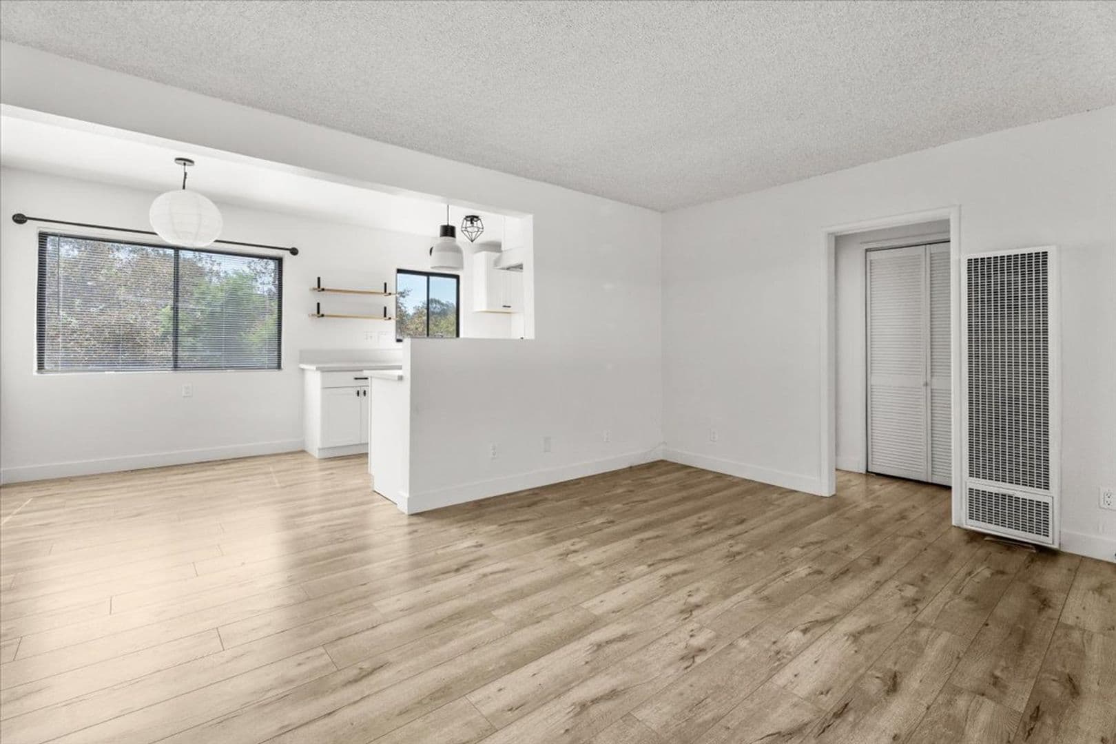 Los Angeles Apartment: 337 S Ave 60
