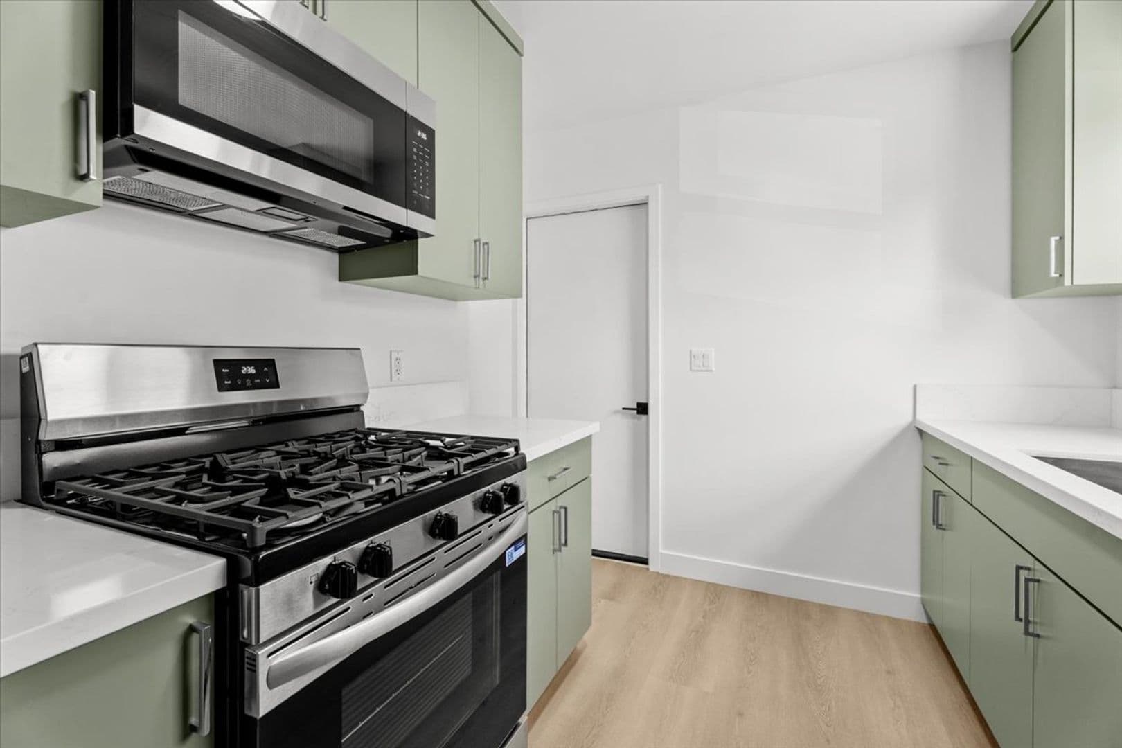 Valley Village Apartment: 5312 Radford Ave