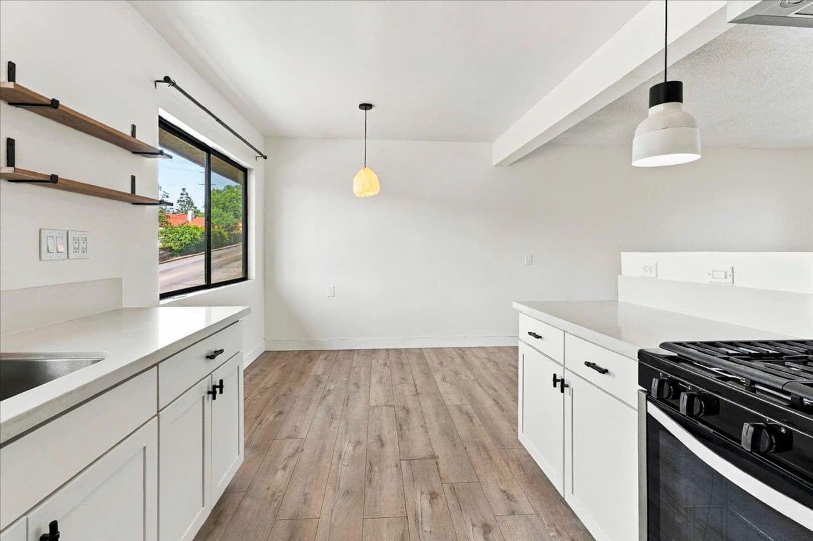 Los Angeles Apartment: 337 S Ave 60