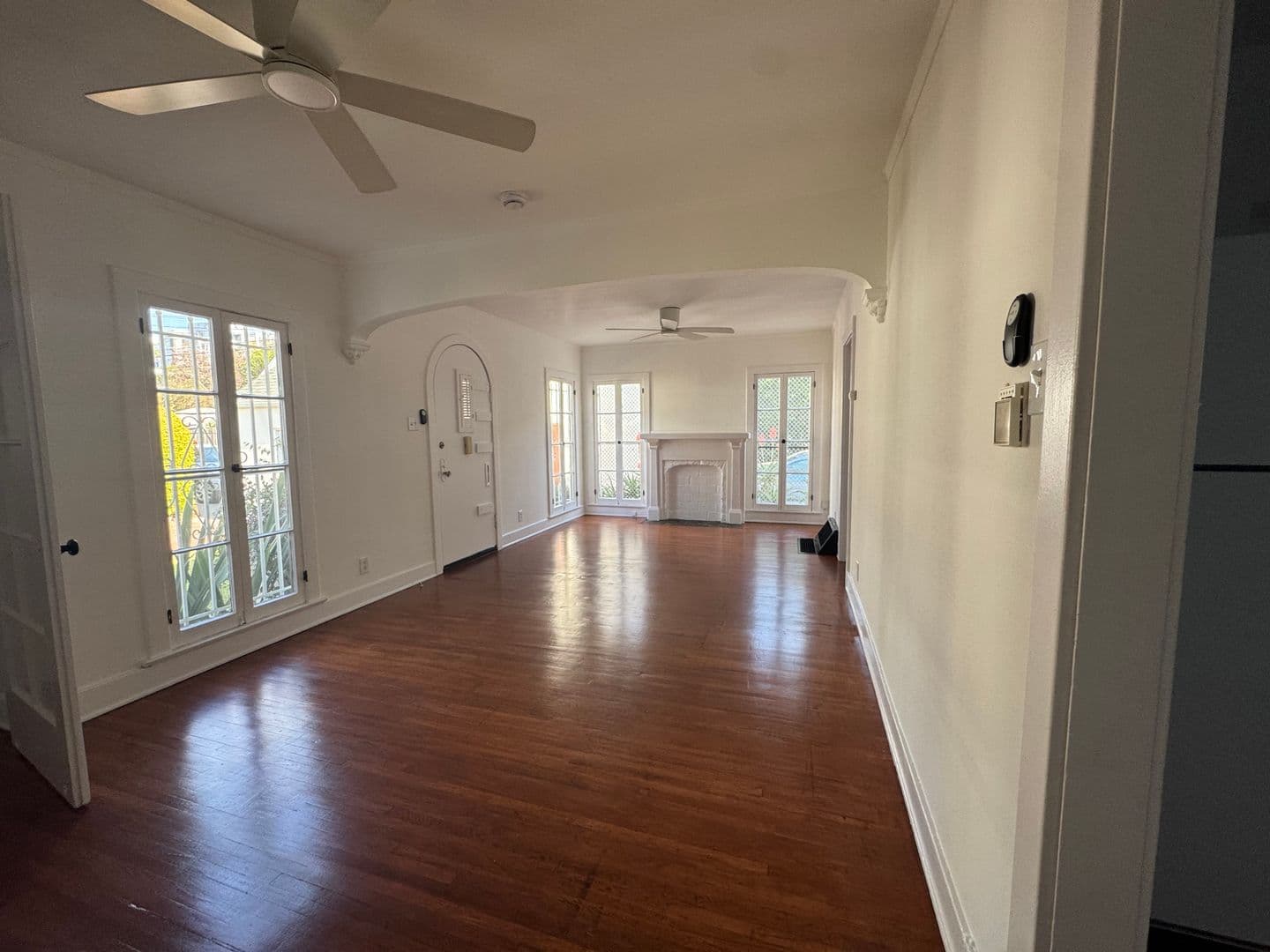 Los Angeles Apartment: 938 N Martel Ave