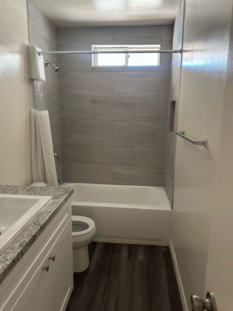 Bellflower Apartment: 15527 Woodruff Ave