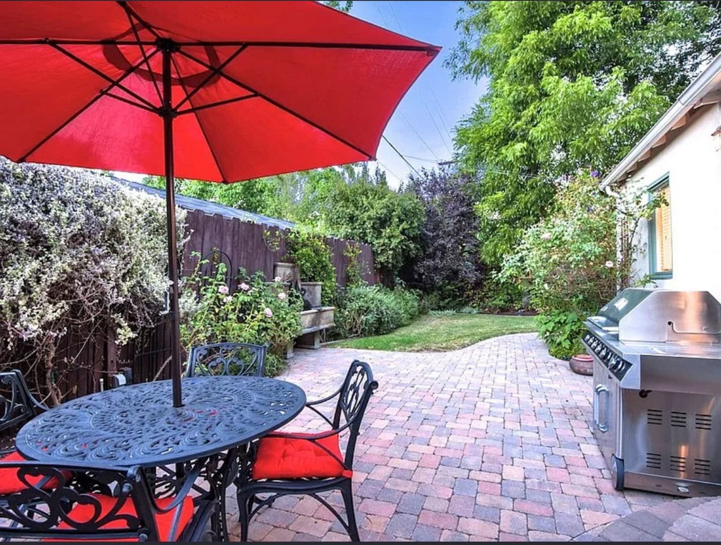 Studio City House: 12271 Laurel Terrace Dr