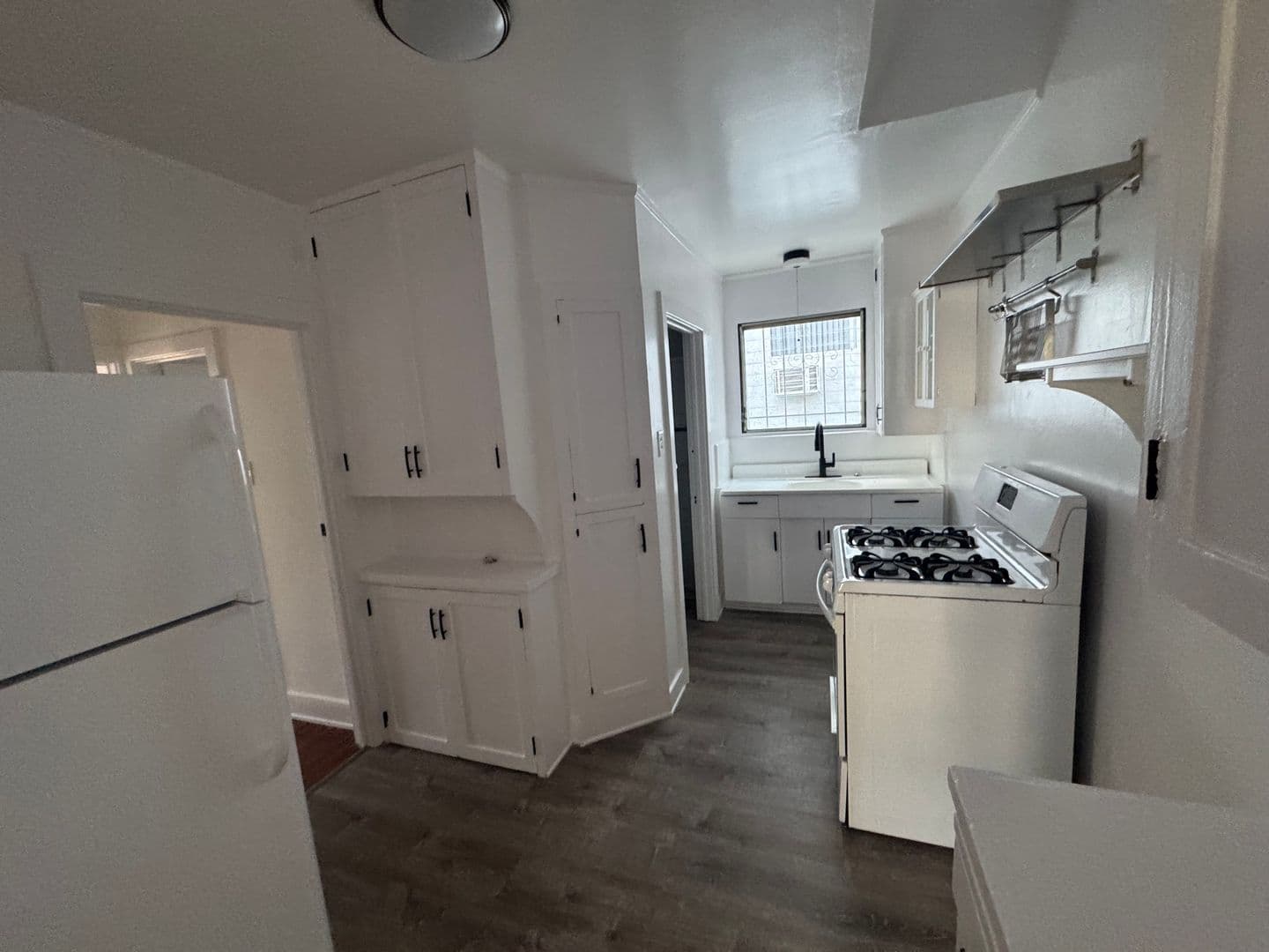 Los Angeles Apartment: 938 N Martel Ave