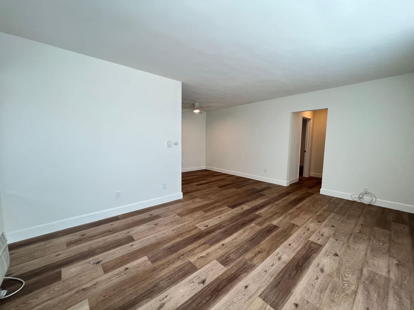 Burbank Apartment: 118 S Cordova St