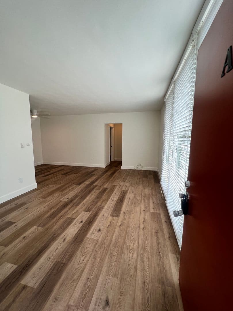 Burbank Apartment: 118 S Cordova St