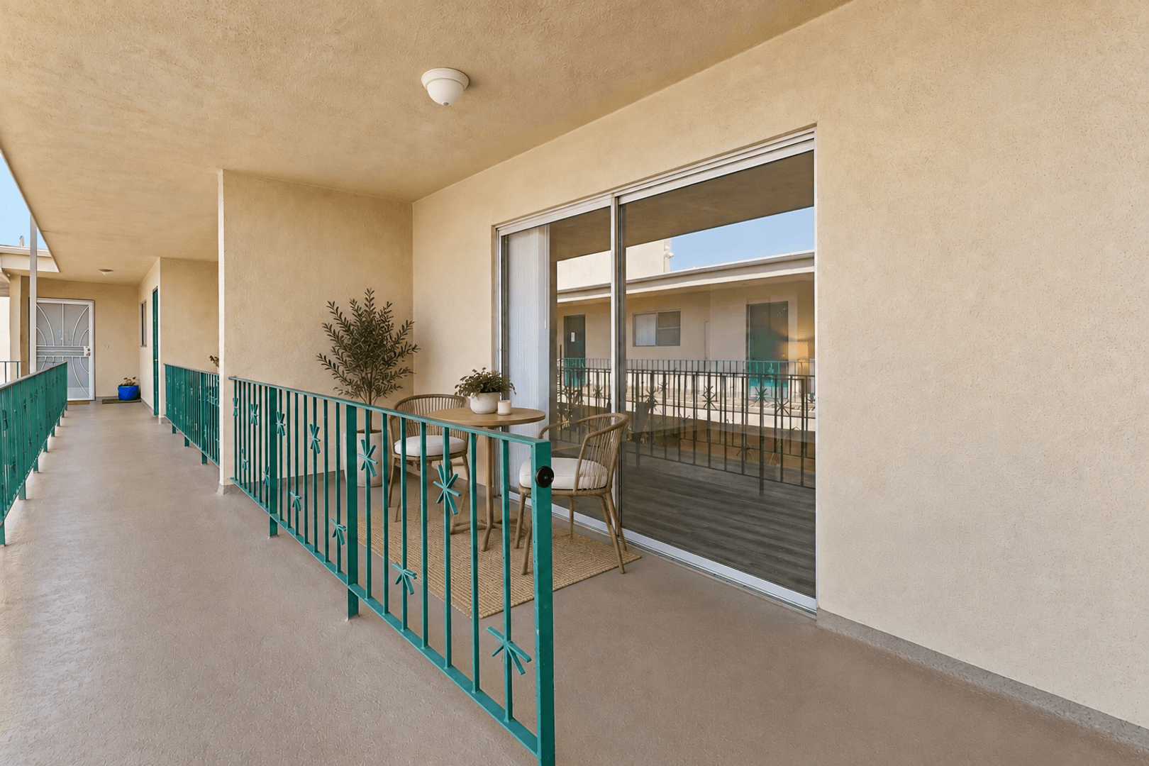 Encino Apartment: 5452 Lindley Ave