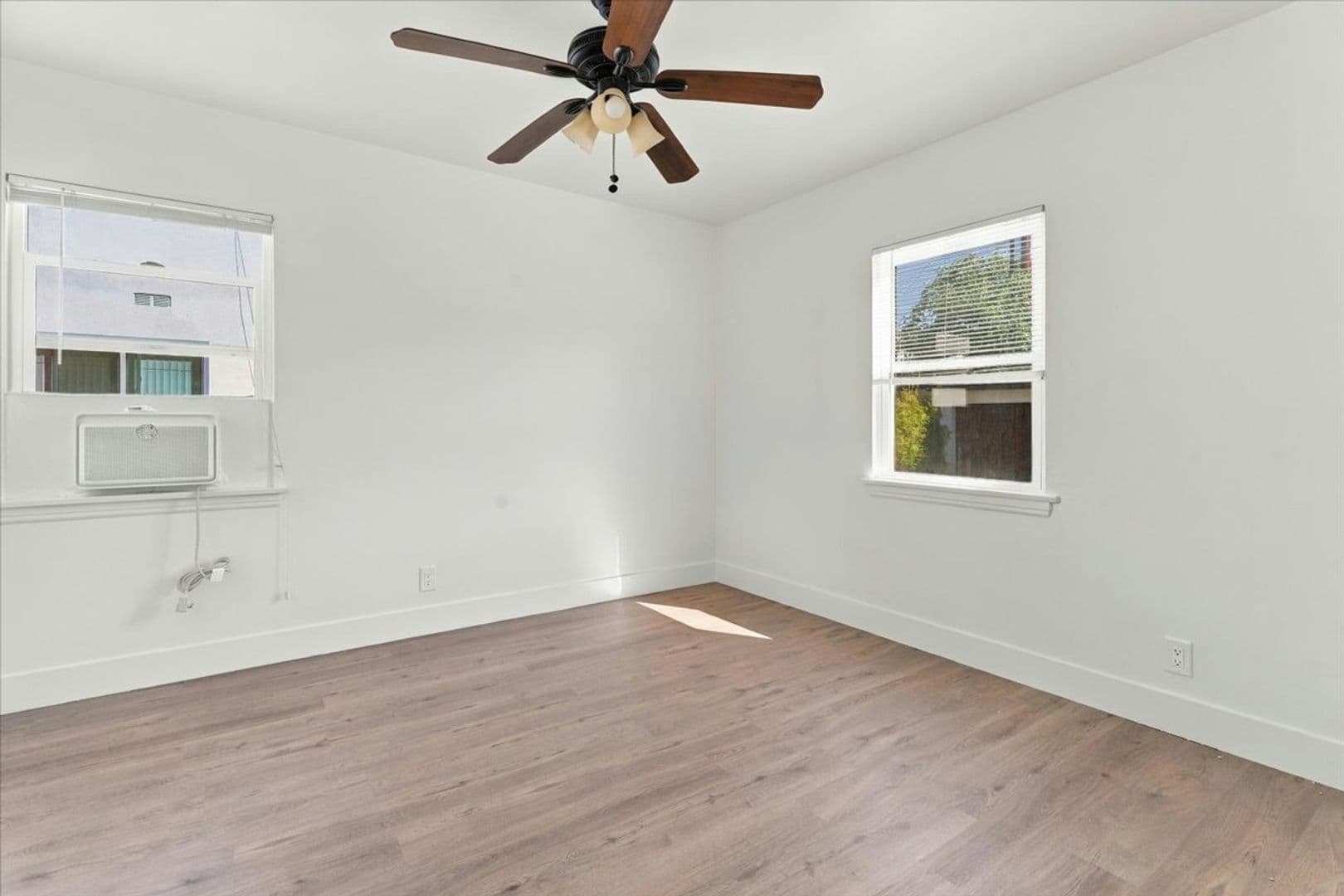 Pasadena Apartment: 130 S Michigan Ave