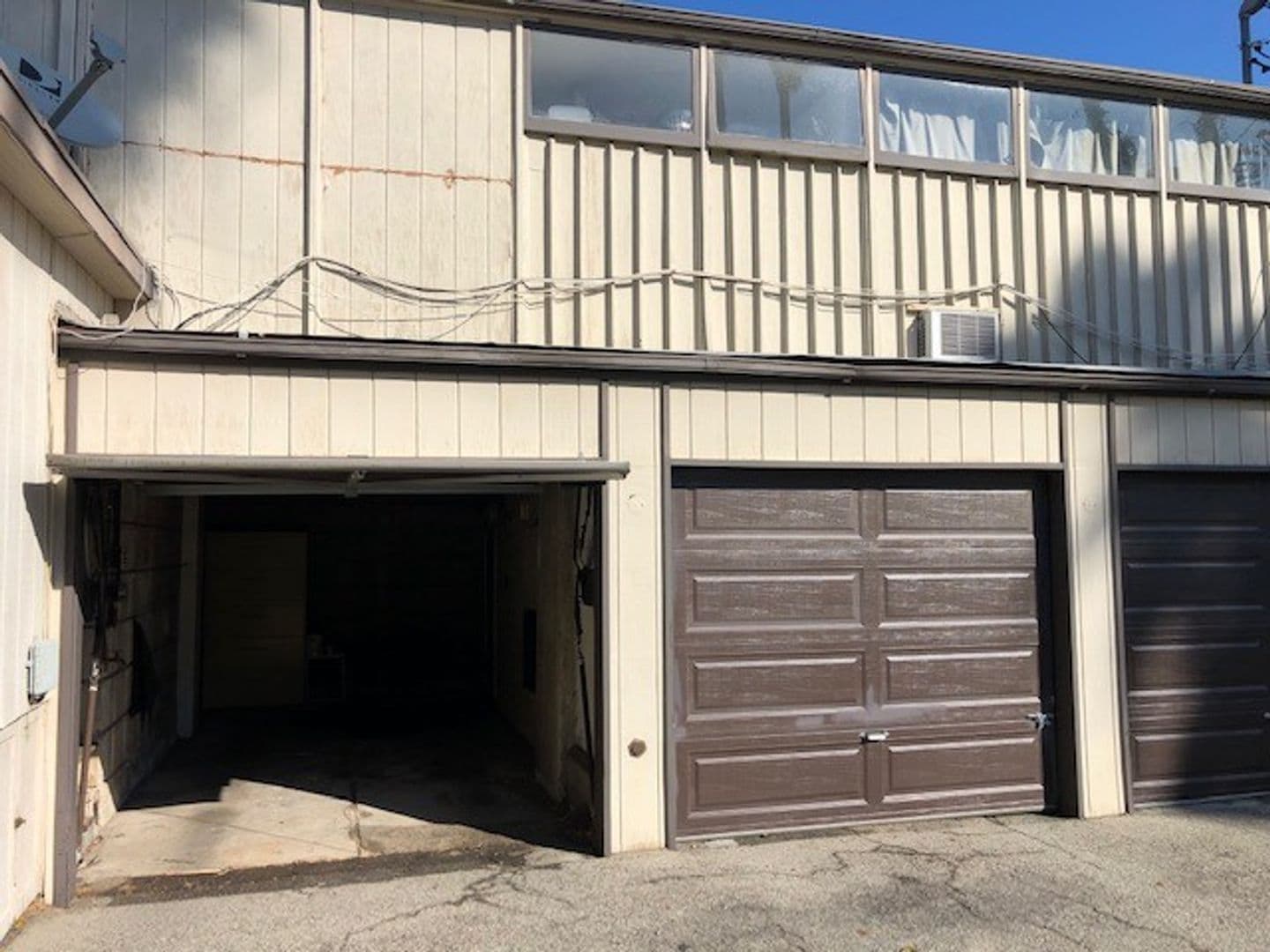 Los Angeles Apartment: 944 Maltman Ave