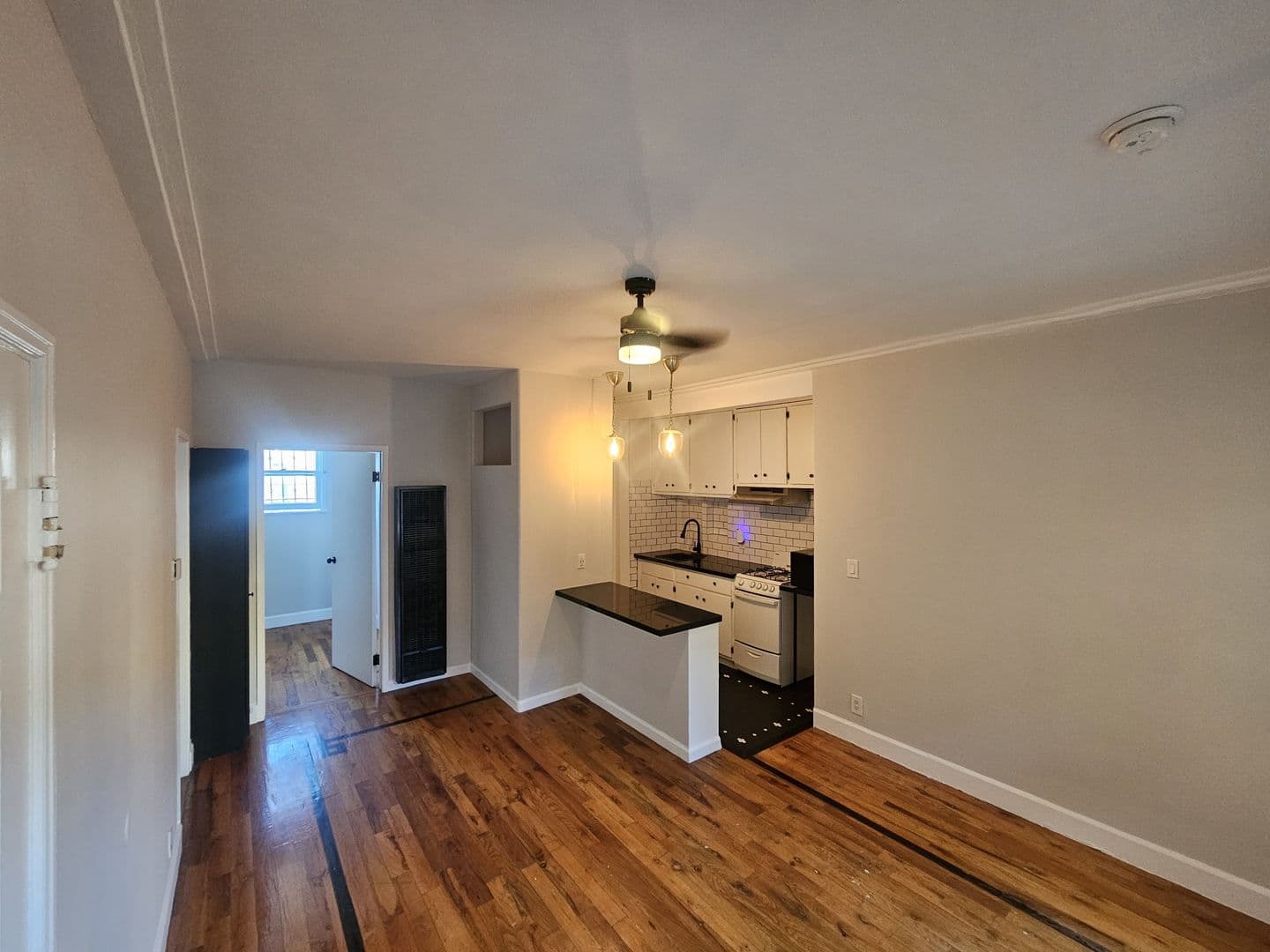Los Angeles Apartment: 1019-1029 S Westmoreland Ave