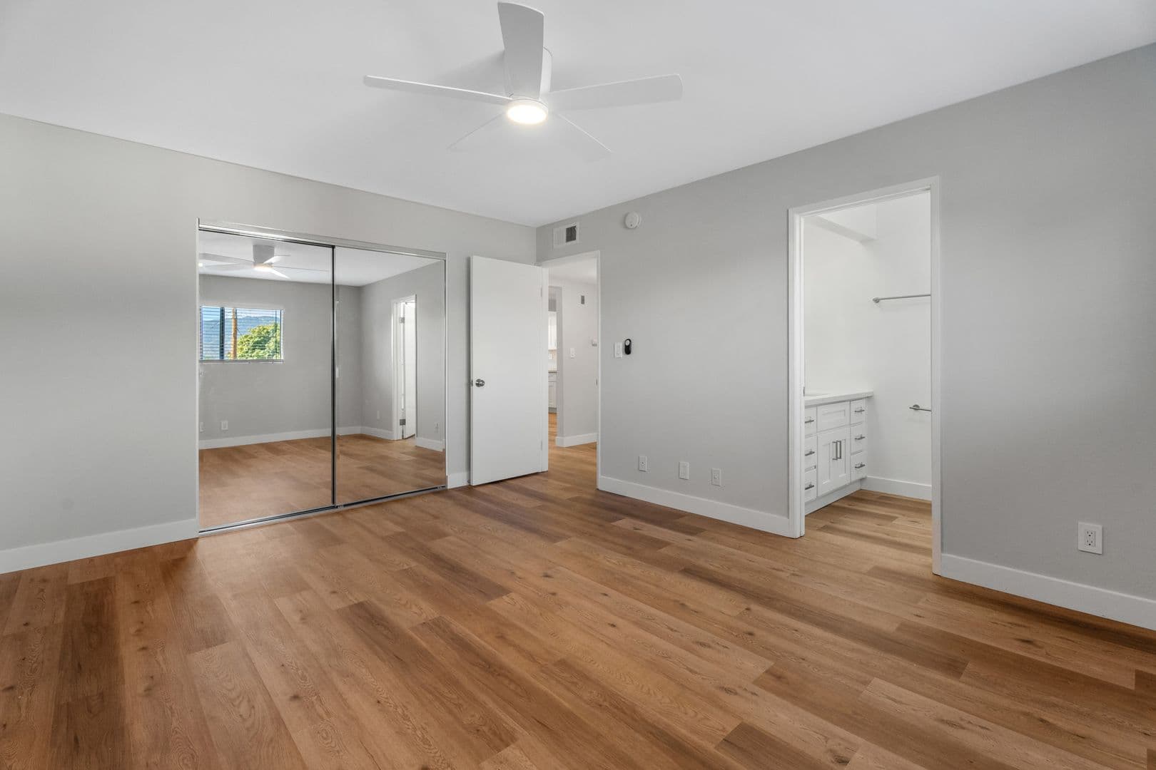 Burbank Apartment: 1815 W Alameda Ave