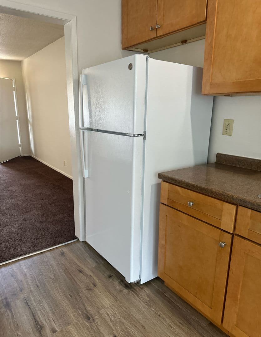 Downey Apartment: 10115 - 10129 Foster Rd