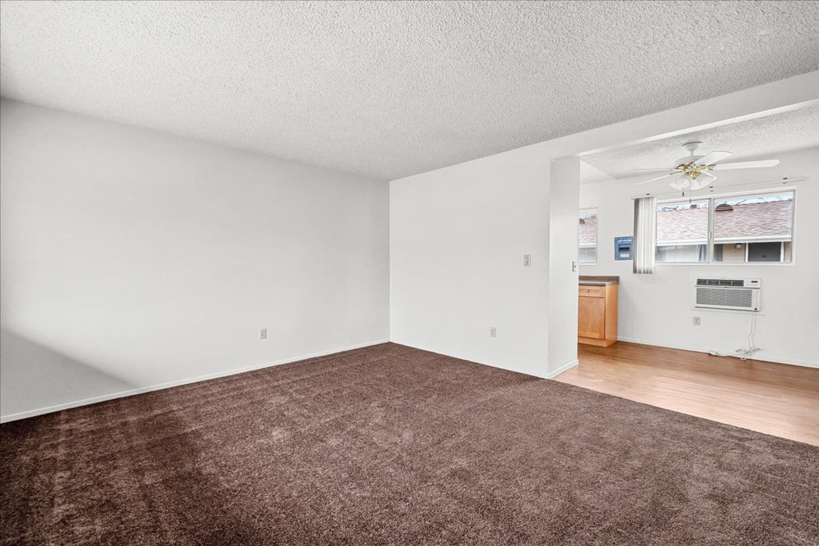 Bellflower Apartment: 10522 Artesia Blvd