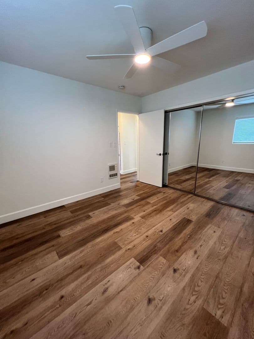 Burbank Apartment: 118 S Cordova St