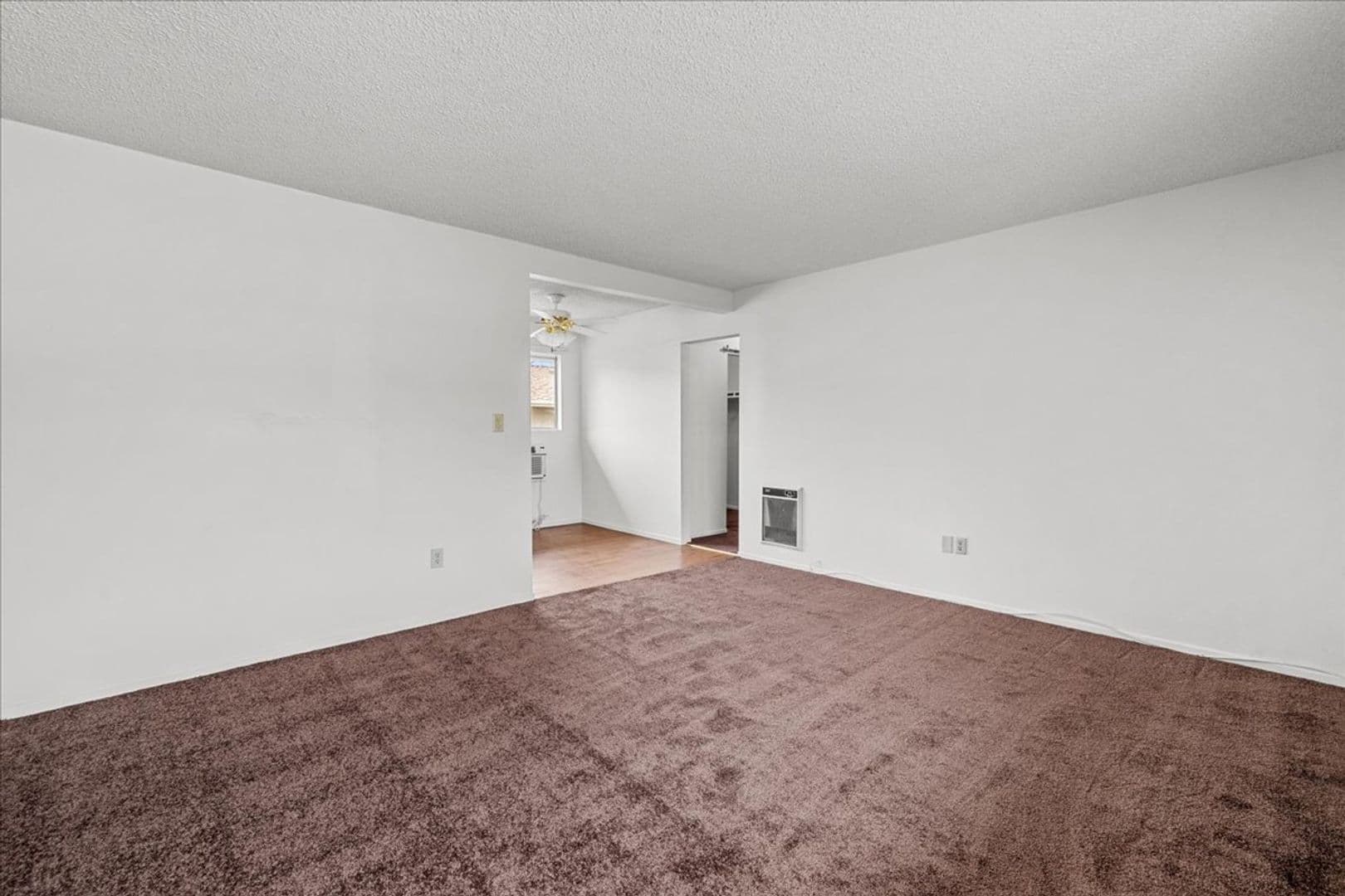 Bellflower Apartment: 10522 Artesia Blvd