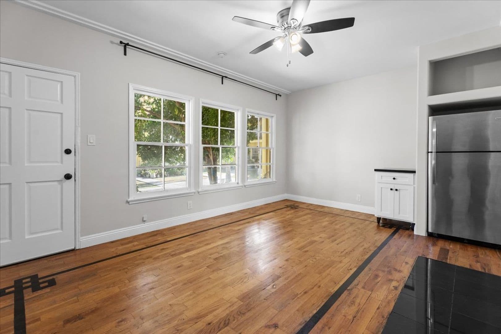 Los Angeles Apartment: 1019-1029 S Westmoreland Ave
