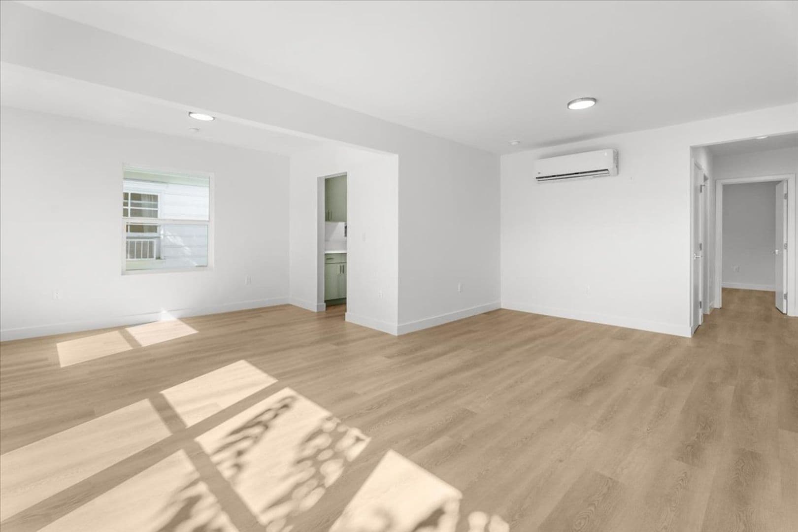 Valley Village Apartment: 5312 Radford Ave