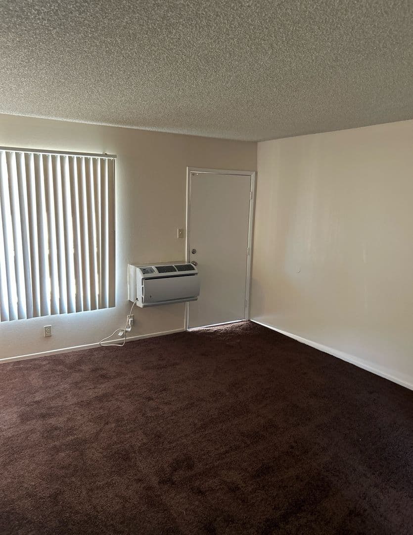 Bellflower Apartment: 15527 Woodruff Ave