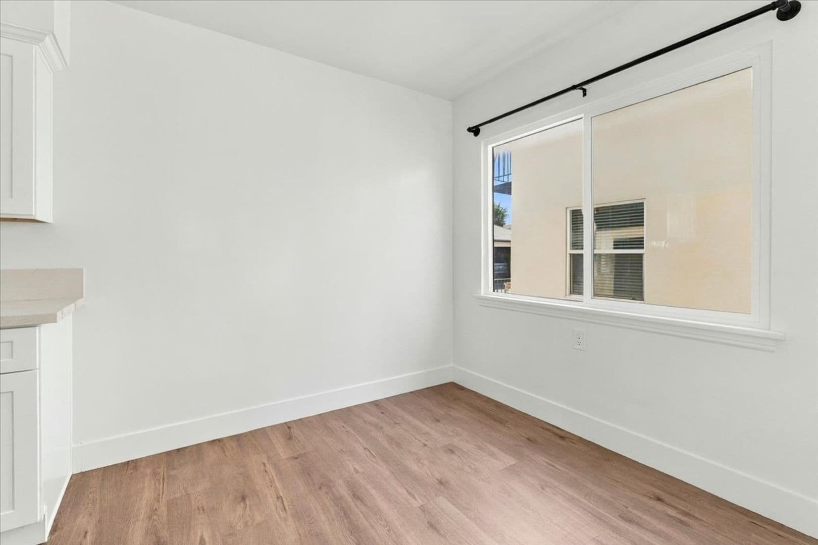 Pasadena Apartment: 130 S Michigan Ave
