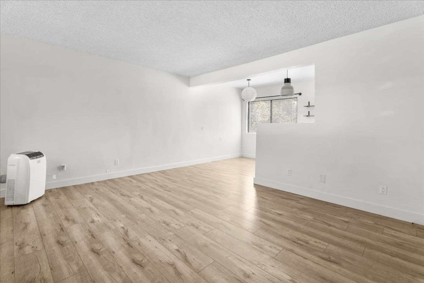 Los Angeles Apartment: 337 S Ave 60
