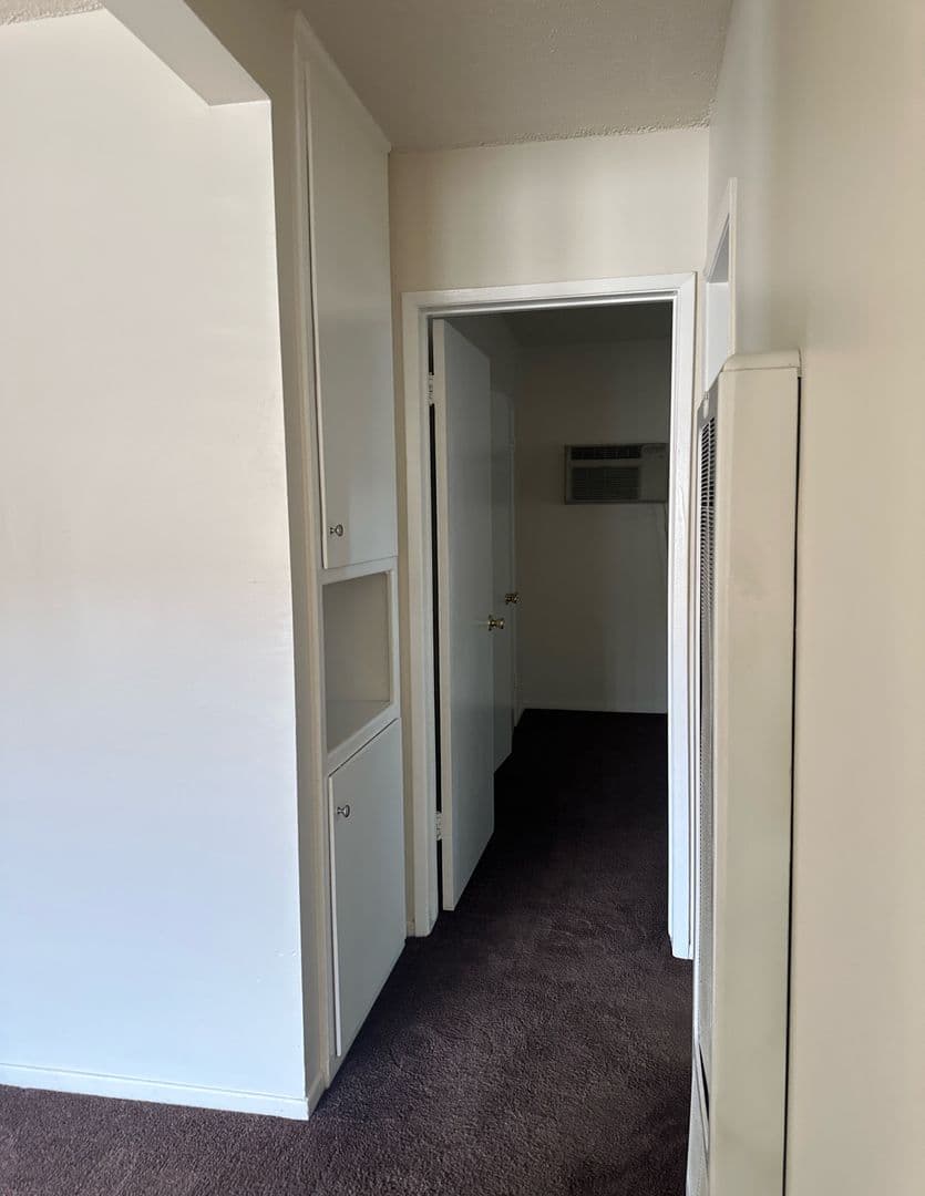 Downey Apartment: 10115 - 10129 Foster Rd