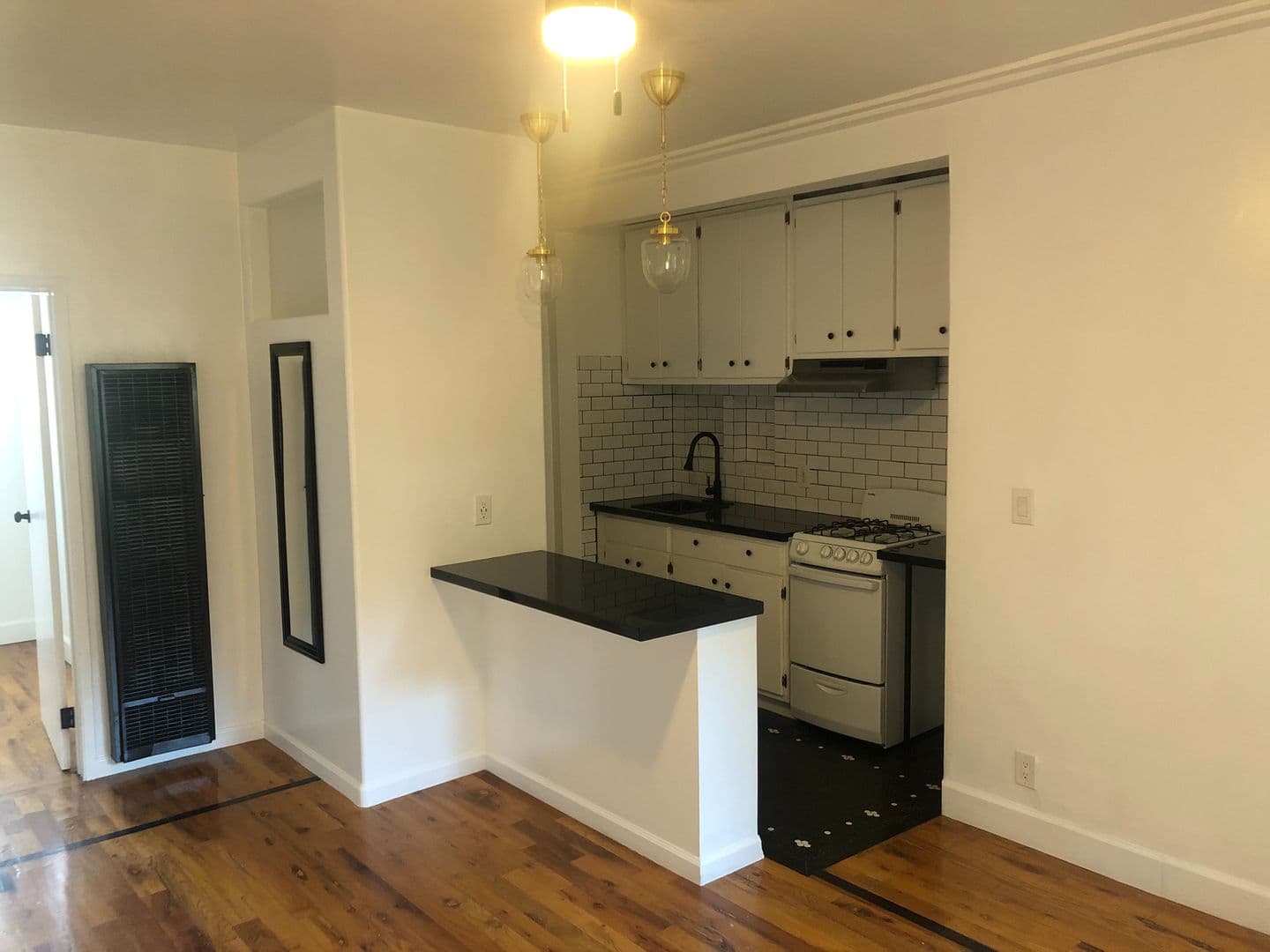 Los Angeles Apartment: 1019-1029 S Westmoreland Ave