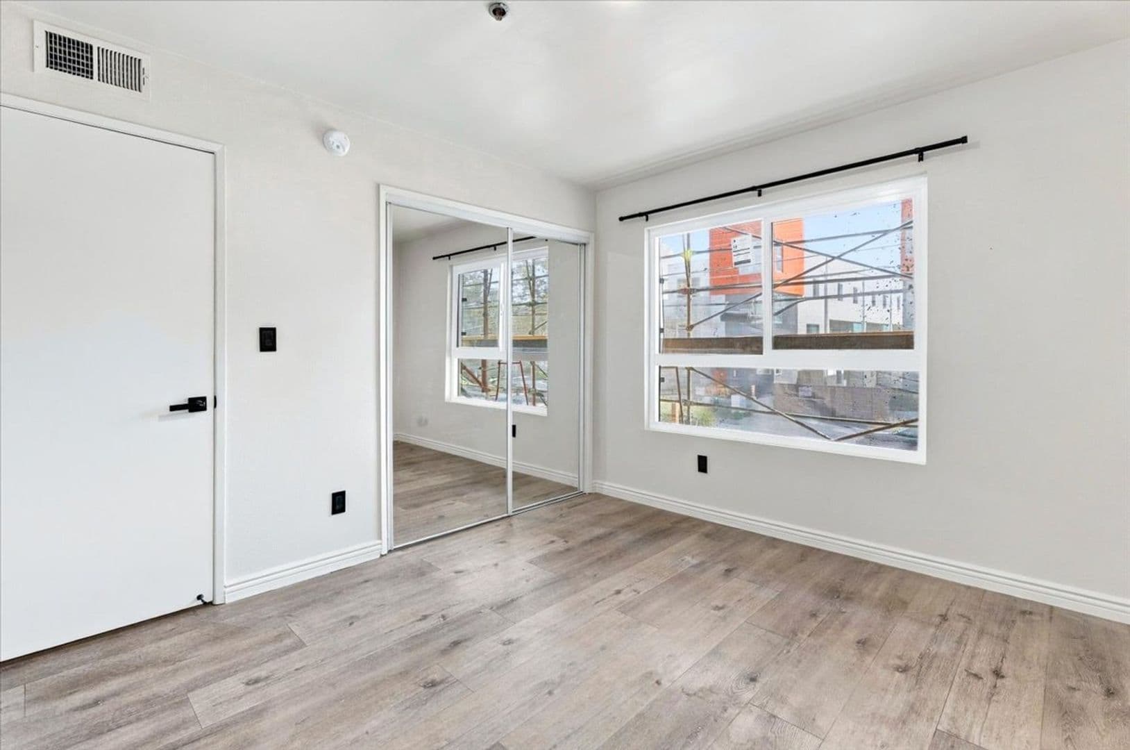 Los Angeles Apartment: 1215 N Sycamore Ave