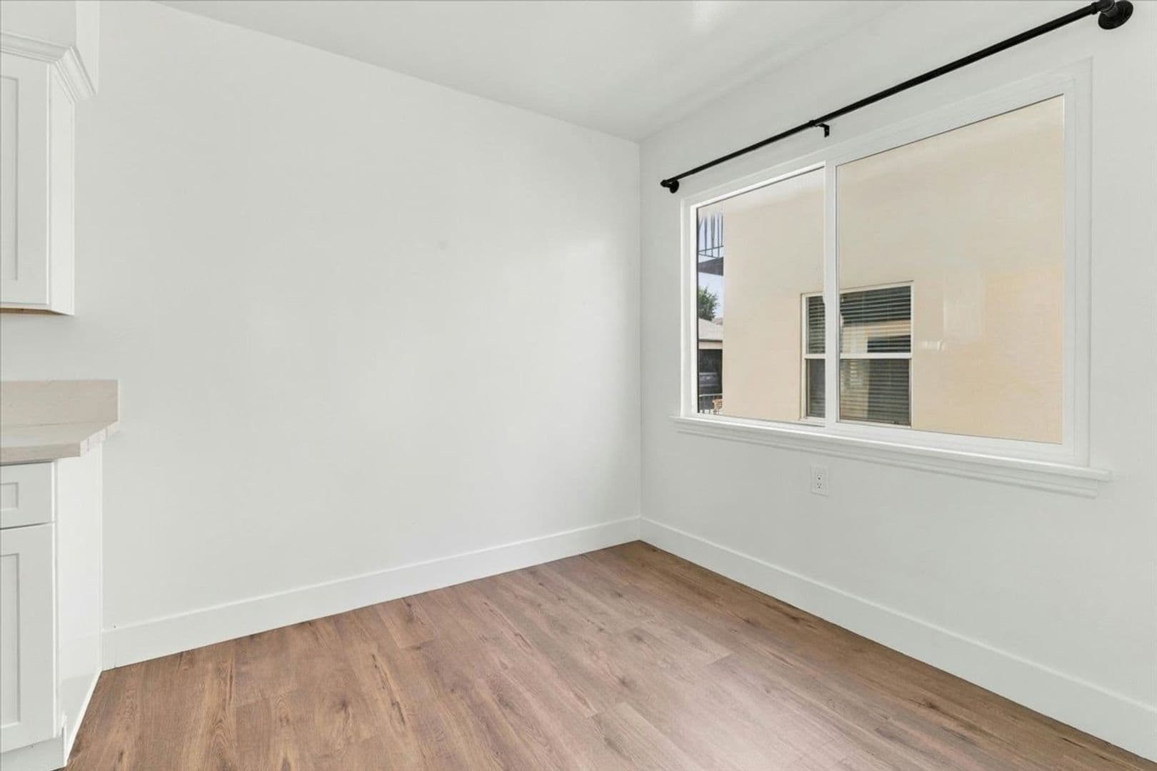 Pasadena Apartment: 130 S Michigan Ave