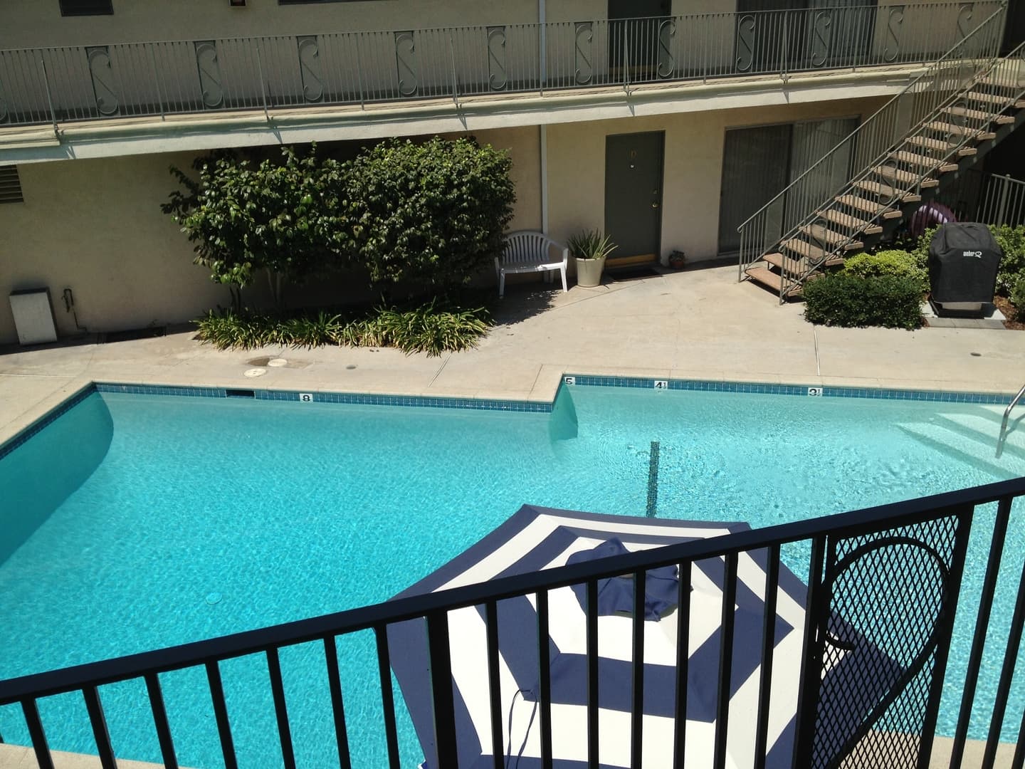 Burbank Apartment: 3120 W Riverside Dr