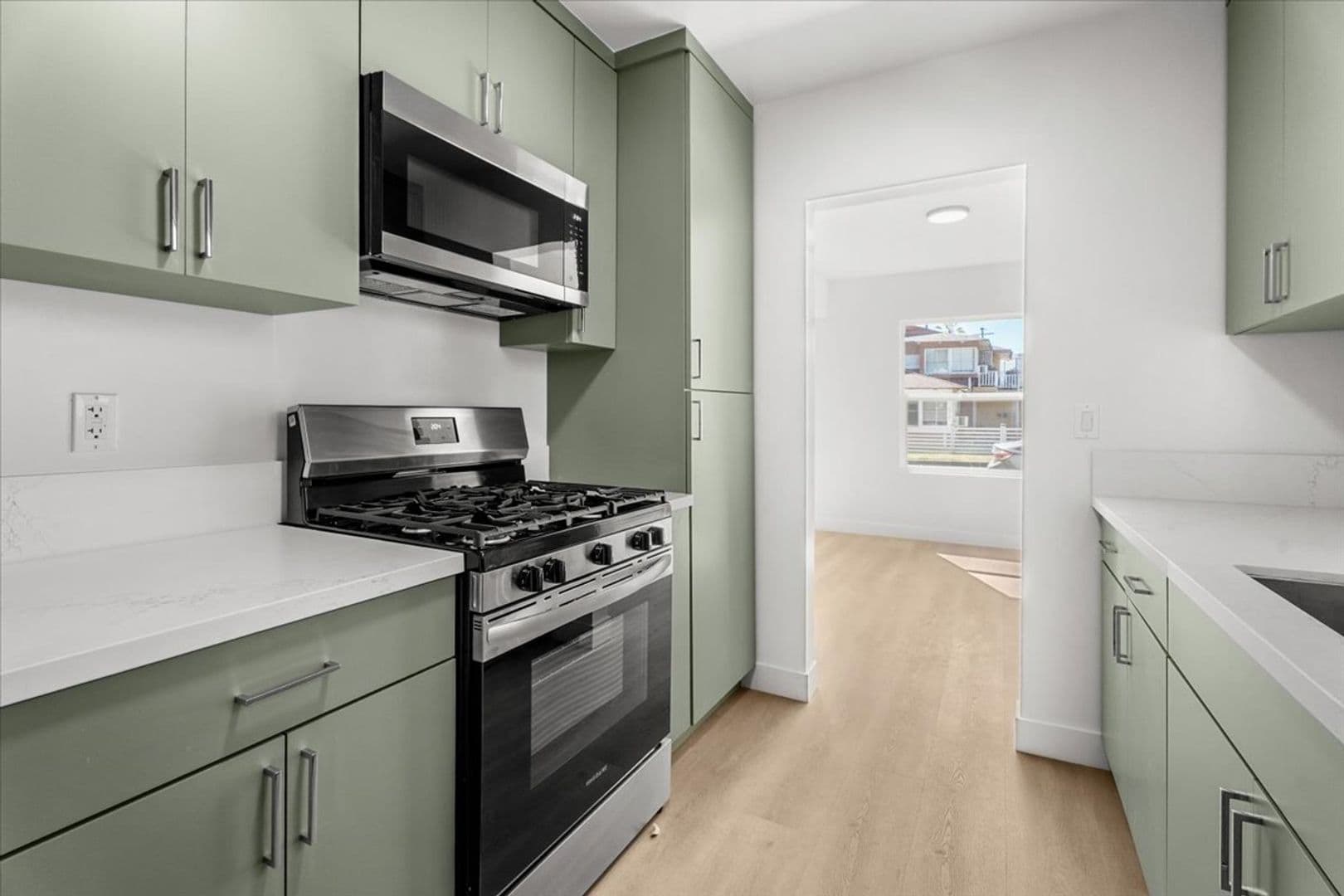Valley Village Apartment: 5312 Radford Ave