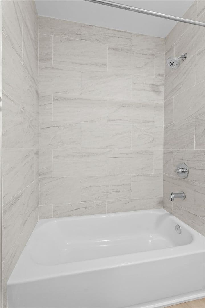 Valley Village Apartment: 5312 Radford Ave