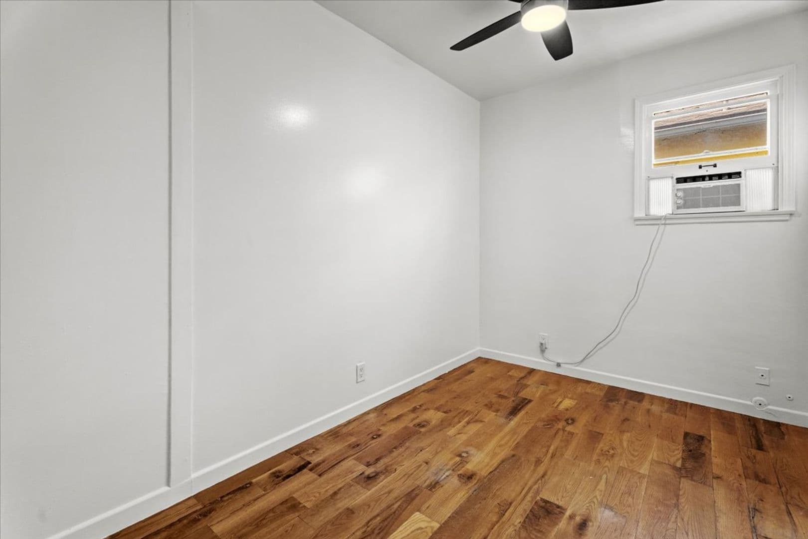 Los Angeles Apartment: 1019-1029 S Westmoreland Ave
