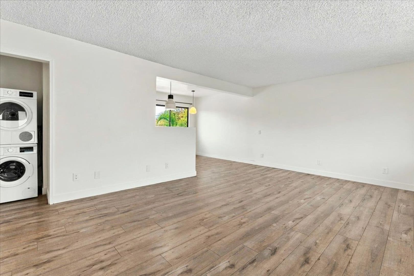 Los Angeles Apartment: 337 S Ave 60
