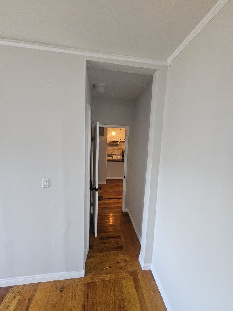 Los Angeles Apartment: 1019-1029 S Westmoreland Ave