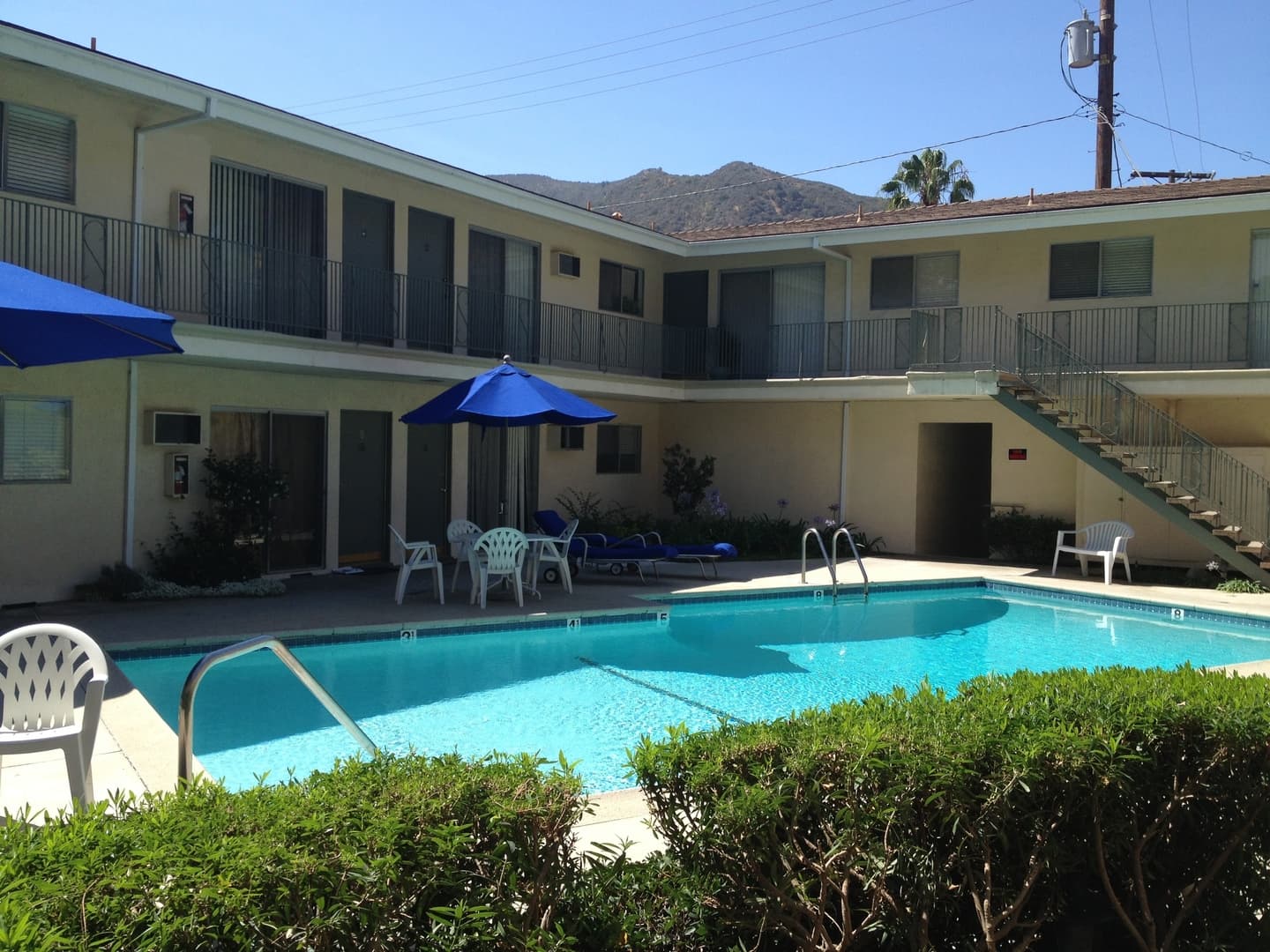 Burbank Apartment: 3120 W Riverside Dr
