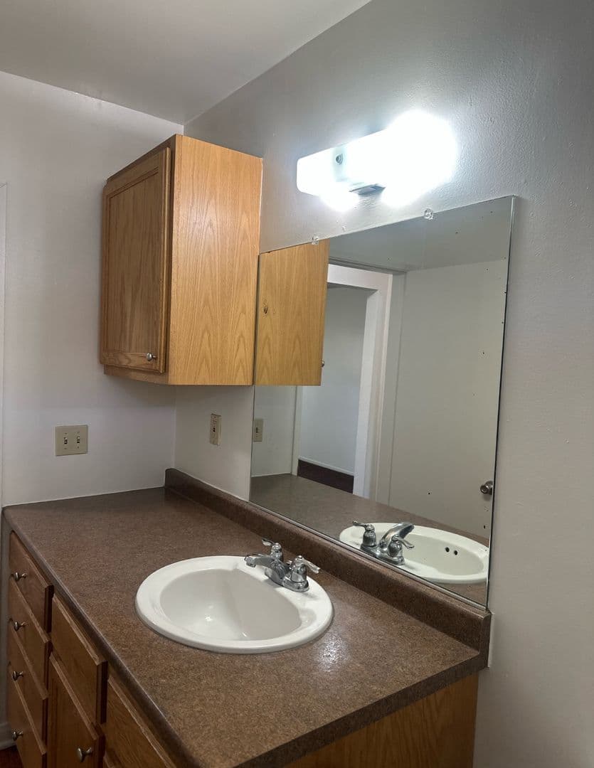 Bellflower Apartment: 15527 Woodruff Ave