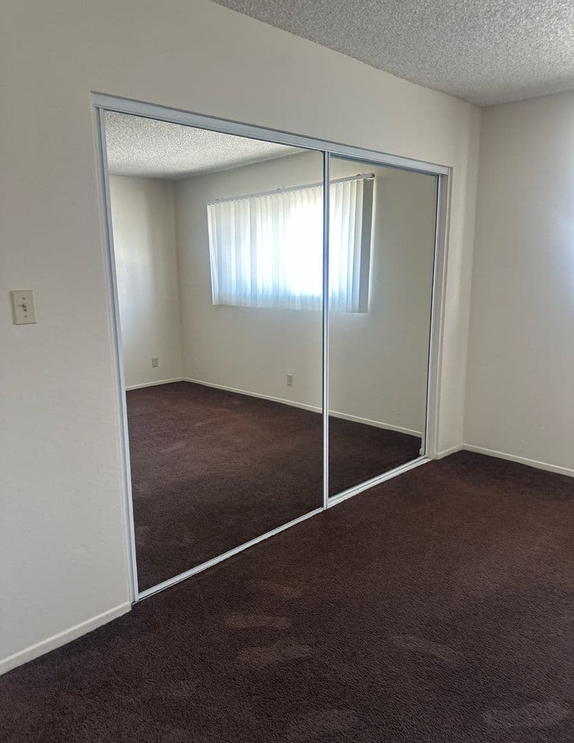 Bellflower Apartment: 15527 Woodruff Ave