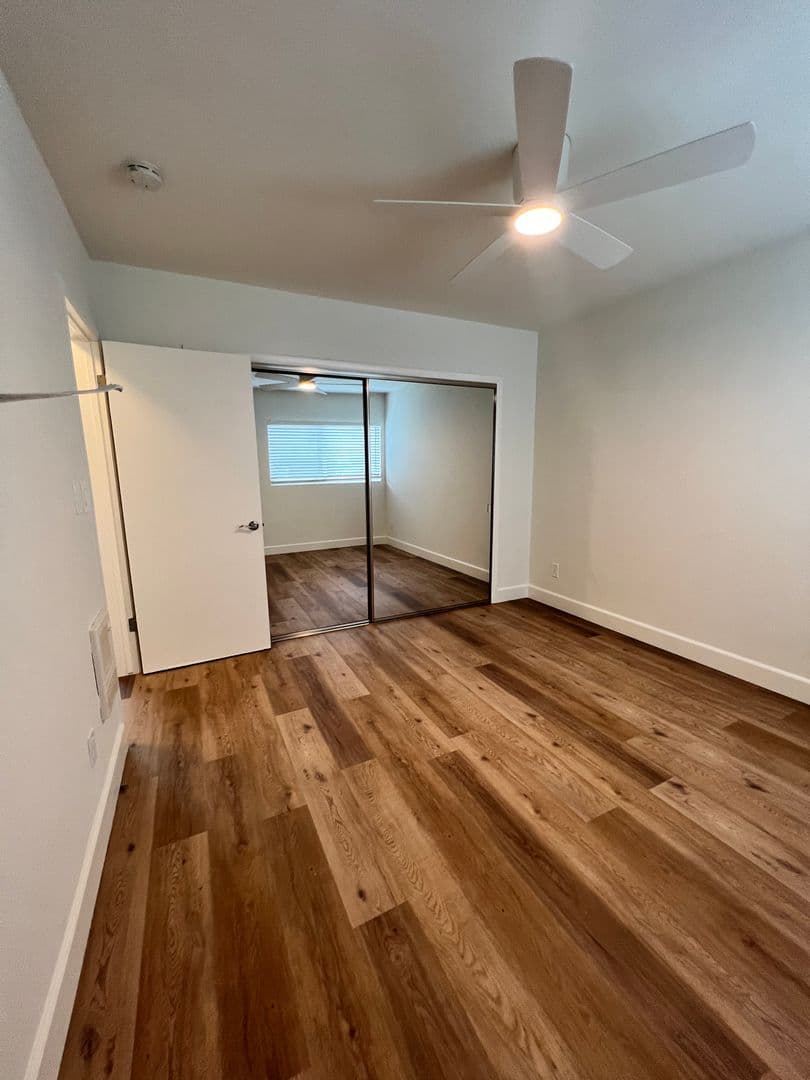 Burbank Apartment: 118 S Cordova St