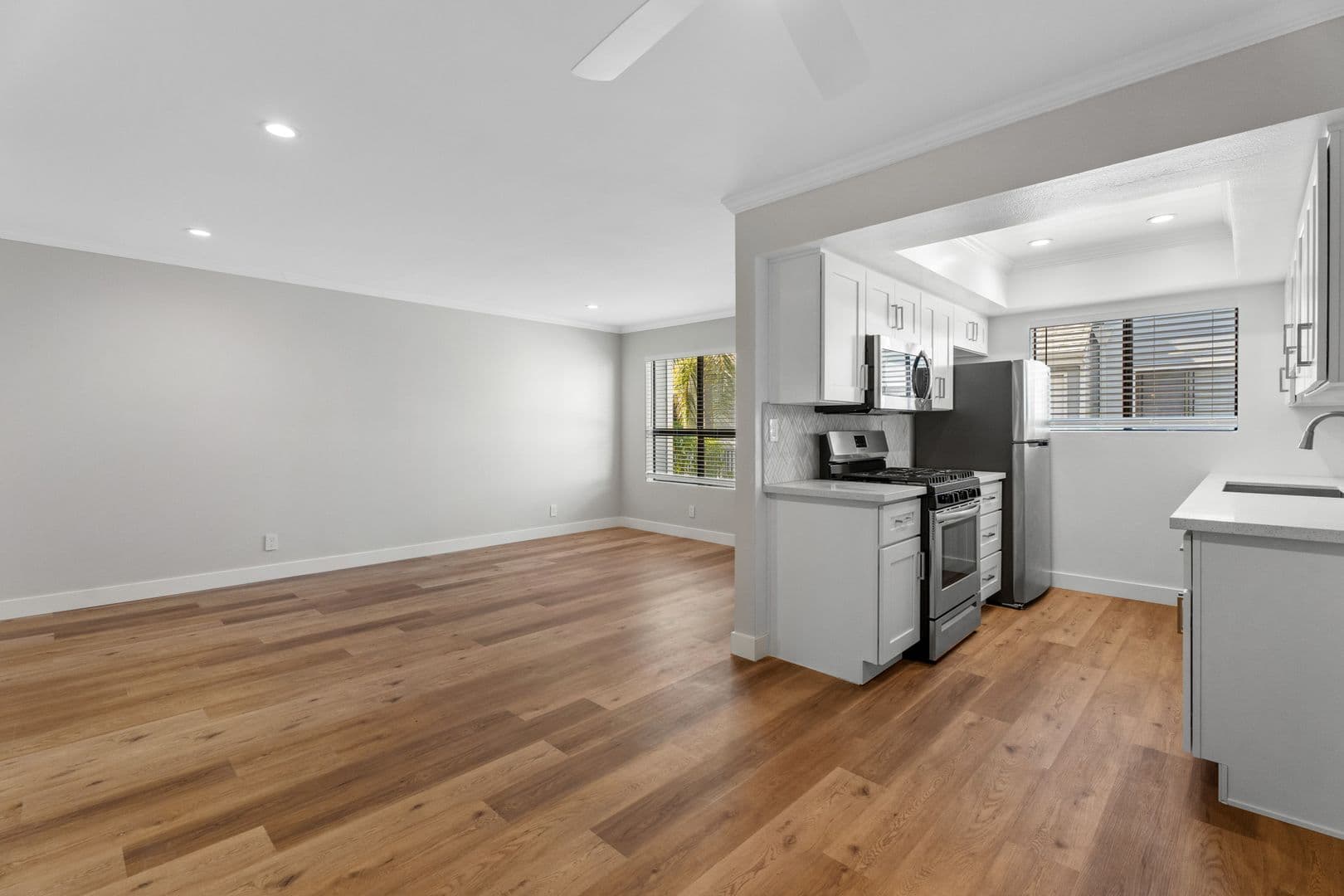 Burbank Apartment: 1815 W Alameda Ave