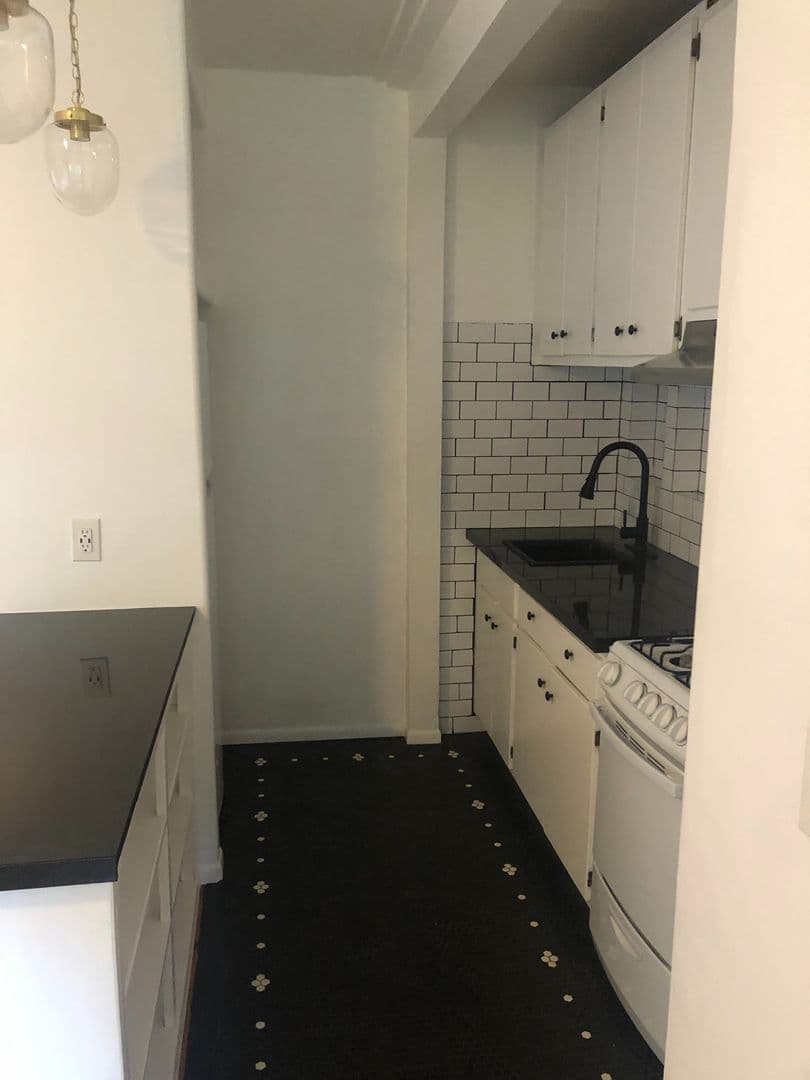 Los Angeles Apartment: 1019-1029 S Westmoreland Ave