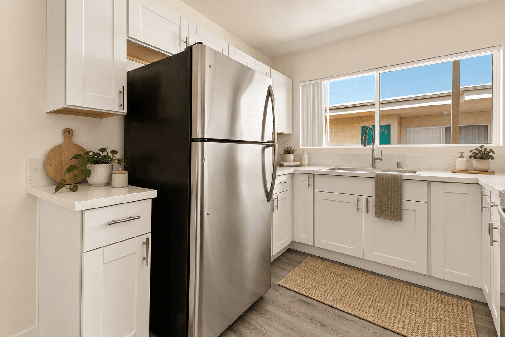 Encino Apartment: 5452 Lindley Ave