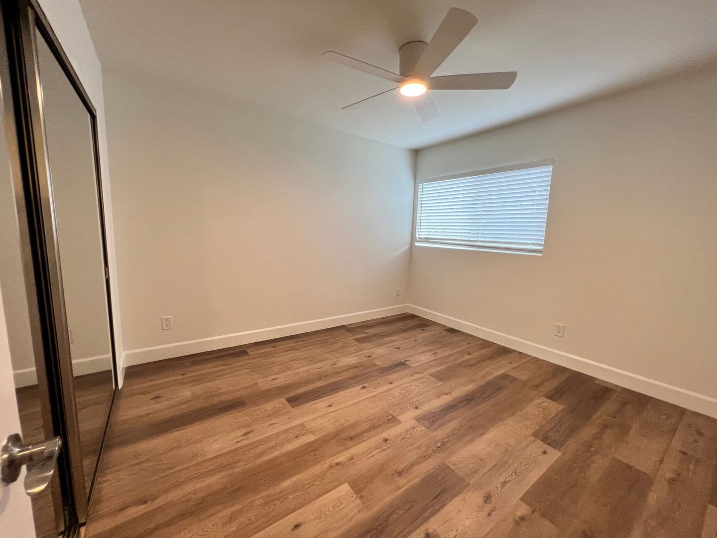 Burbank Apartment: 118 S Cordova St