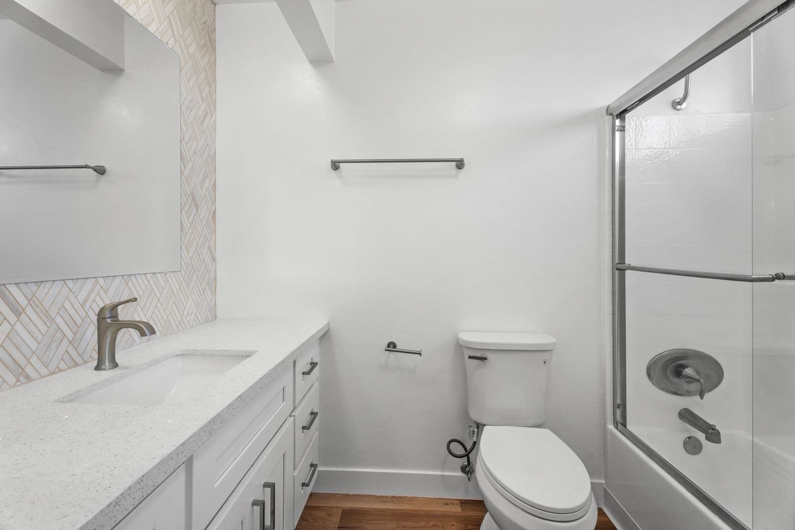 Burbank Apartment: 1815 W Alameda Ave