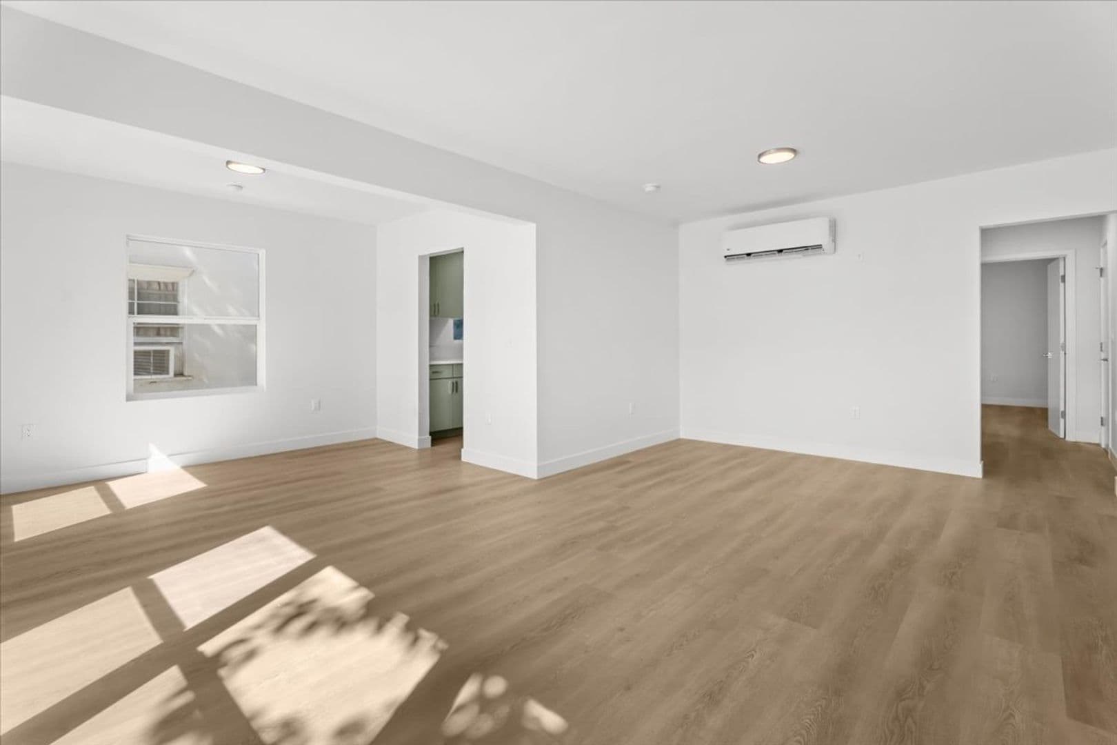 Valley Village Apartment: 5312 Radford Ave